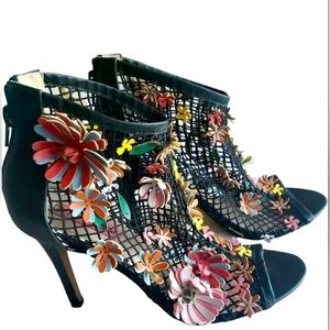 Betsey Johnson Mesh Dafadil Bootie Heel Size 7 NWOT